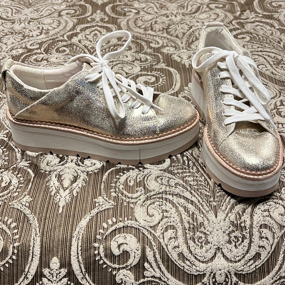 Dolce Vita Sandpiper(gold) shoes.  Never worn